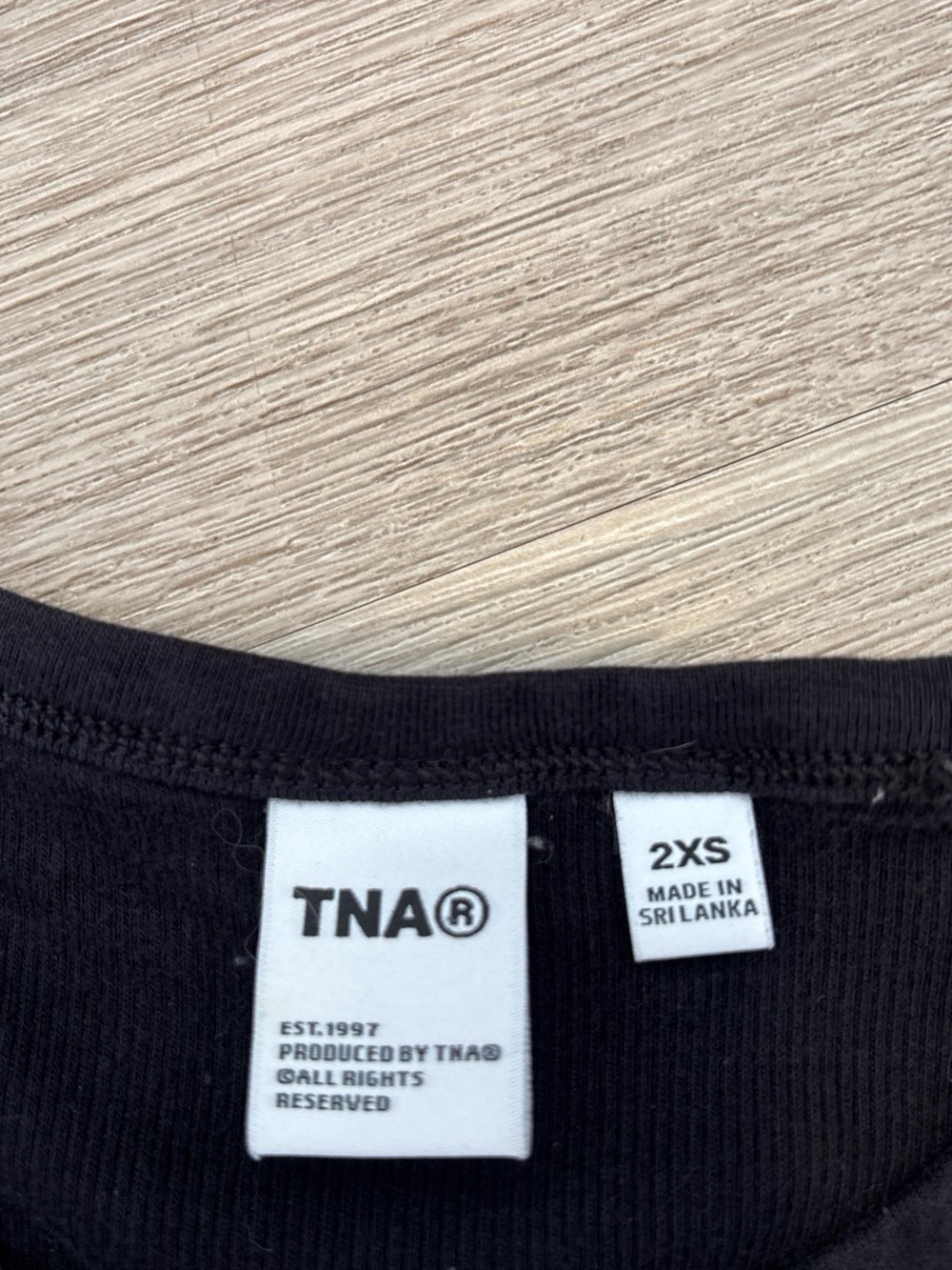 TNA Black Ribbed Tank Top - Scoop Neck⭐️ - Picture 3 of 3